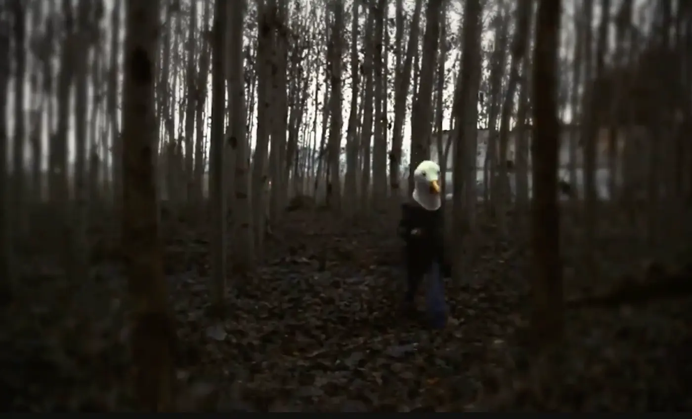 Image clip Chin Yi - Esthétique Post-punk